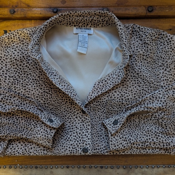 90's Leopard button down - Picture 9 of 9